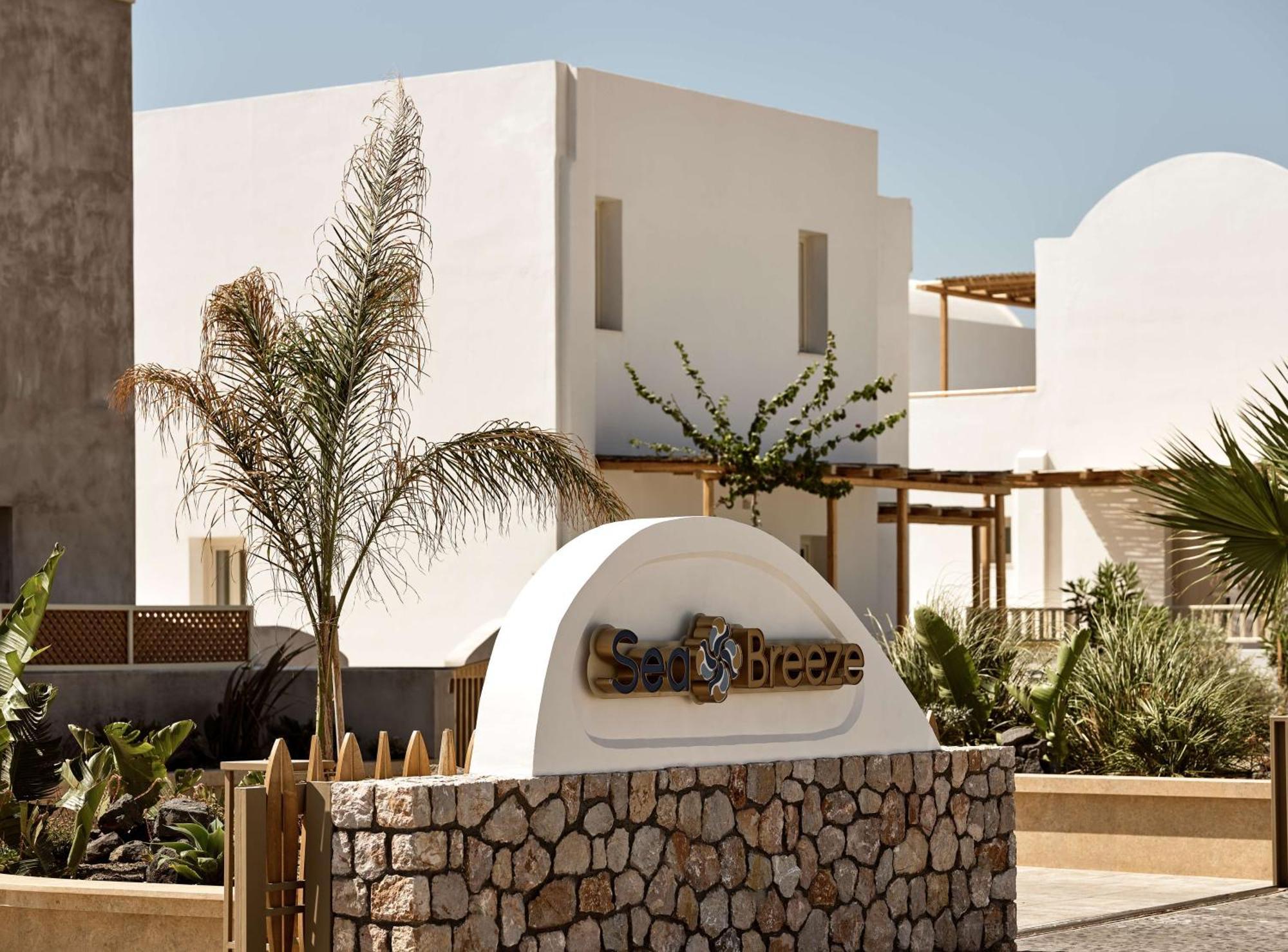 Sea Breeze Santorini Beach Resort, Curio By Hilton Agios Georgios  Exterior foto