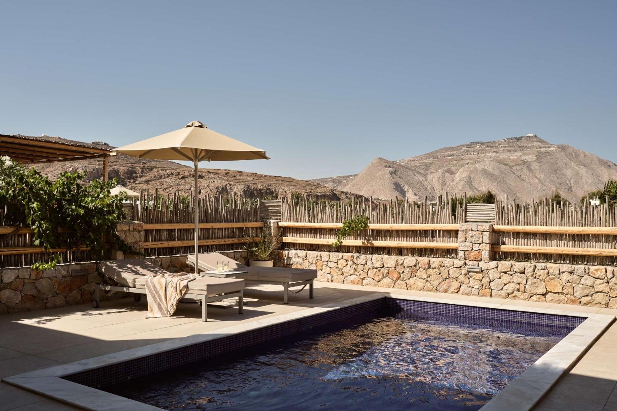 Sea Breeze Santorini Beach Resort, Curio By Hilton Agios Georgios  Exterior foto
