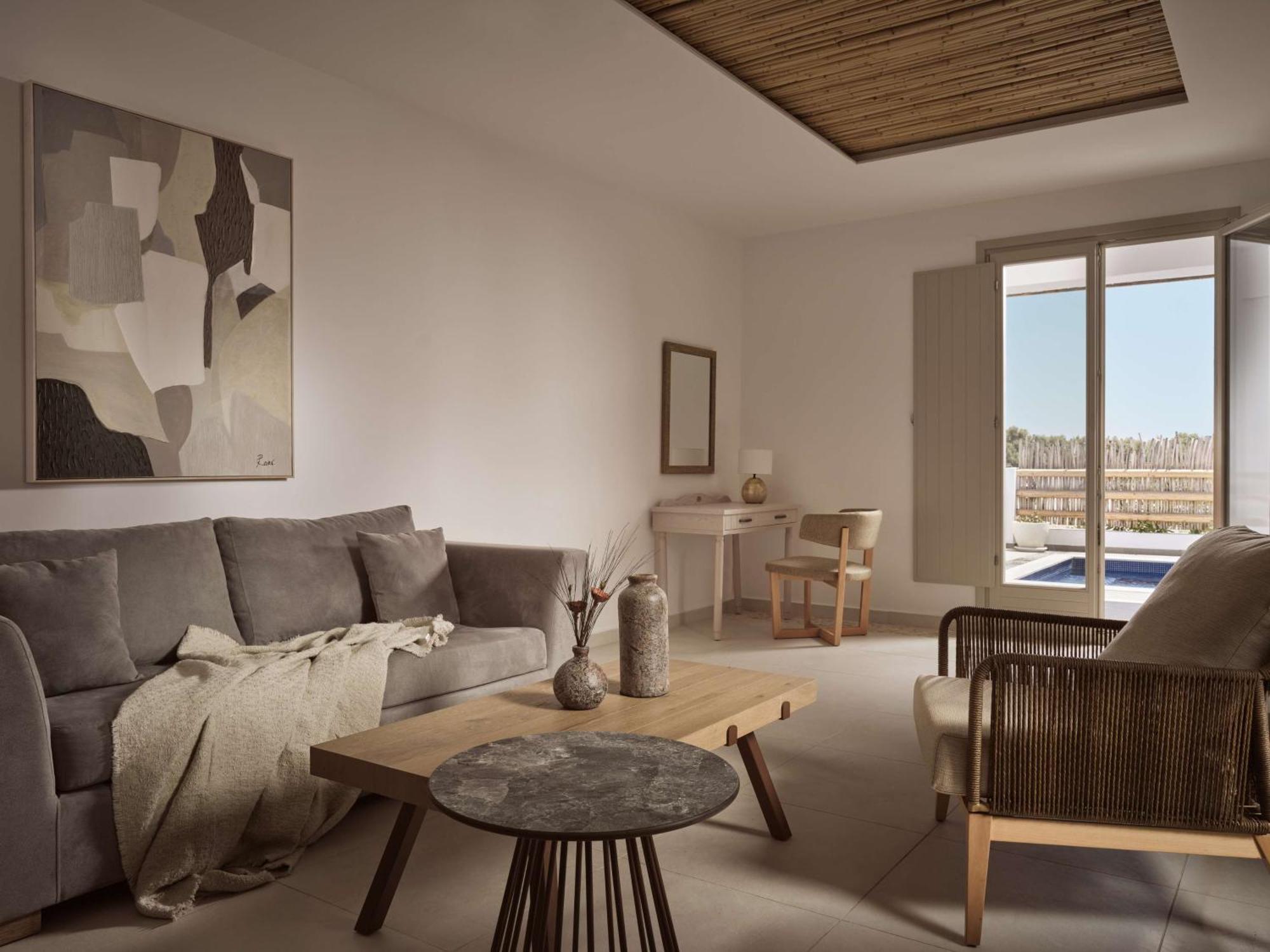 Sea Breeze Santorini Beach Resort, Curio By Hilton Agios Georgios  Exterior foto