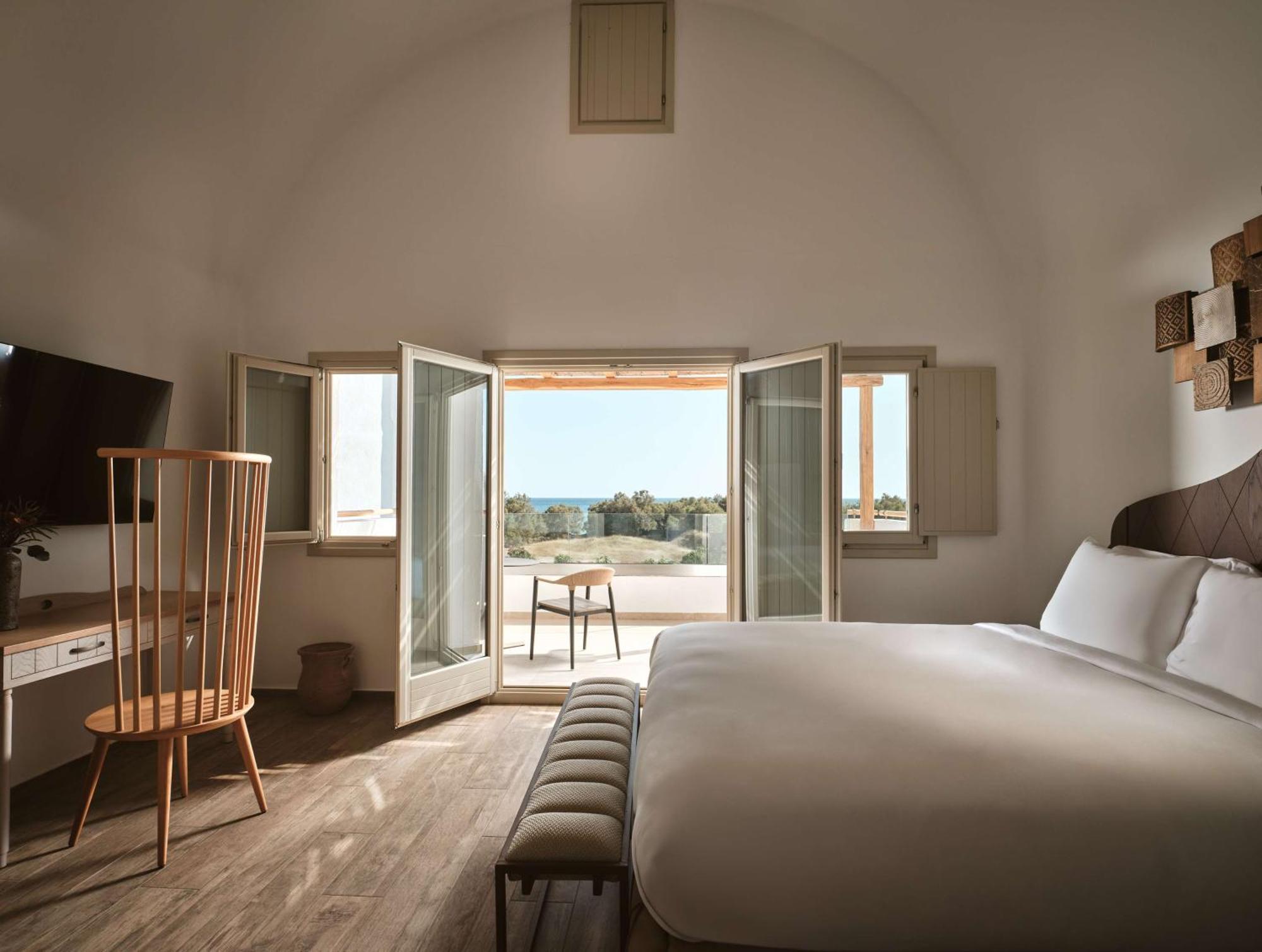 Sea Breeze Santorini Beach Resort, Curio By Hilton Agios Georgios  Exterior foto