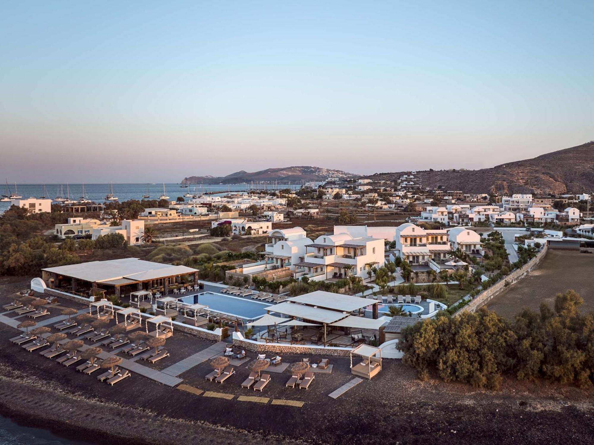 Sea Breeze Santorini Beach Resort, Curio By Hilton Agios Georgios  Exterior foto