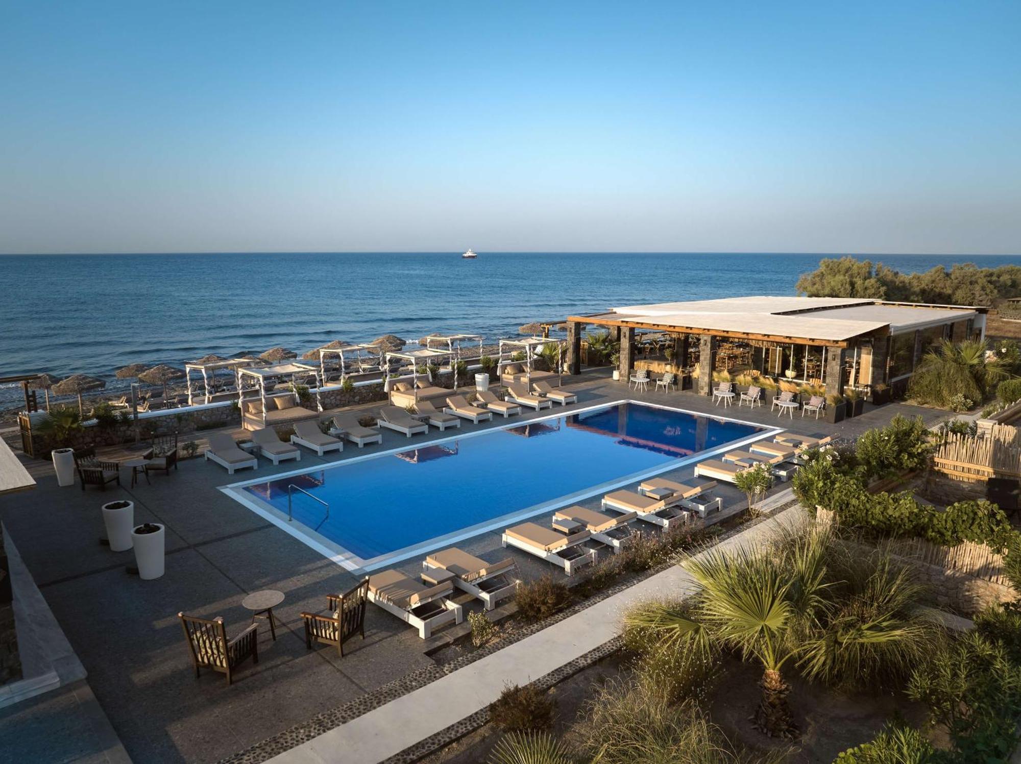 Sea Breeze Santorini Beach Resort, Curio By Hilton Agios Georgios  Exterior foto