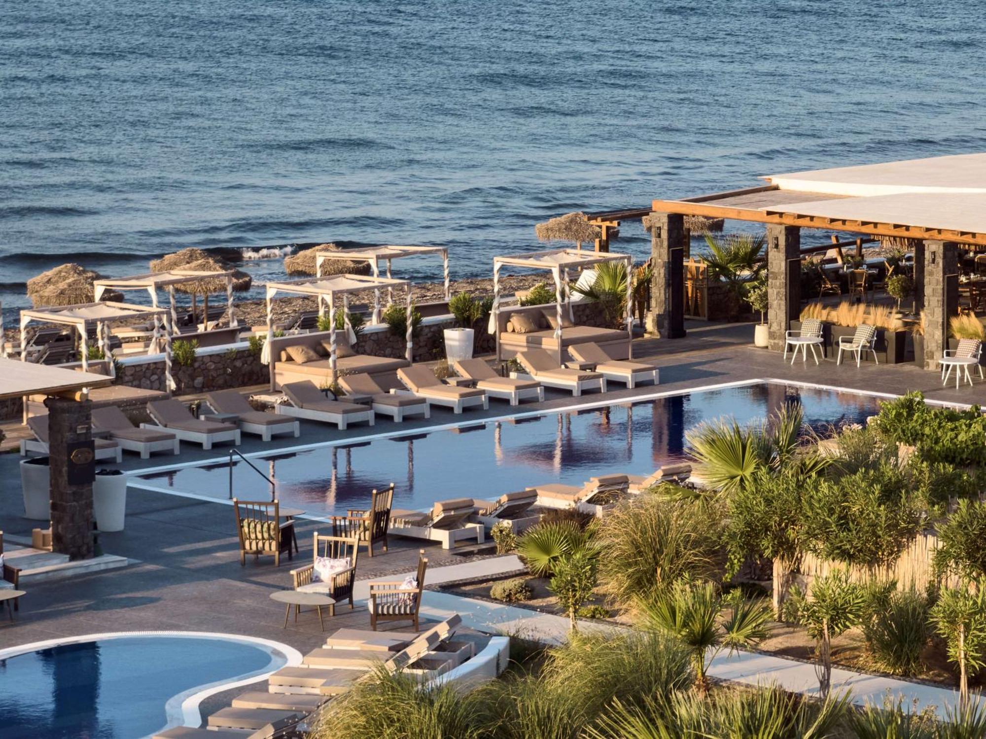Sea Breeze Santorini Beach Resort, Curio By Hilton Agios Georgios  Exterior foto